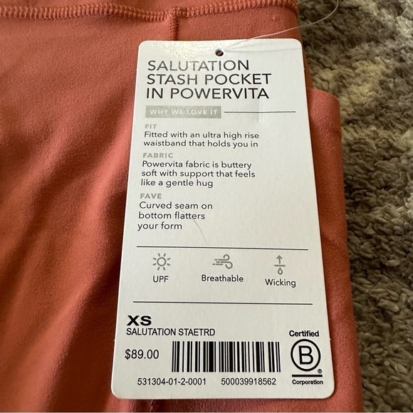 NWT Athleta Salutation Stash Pocket Capri Leggings Powervita Etruscan Red - Picture 5 of 7